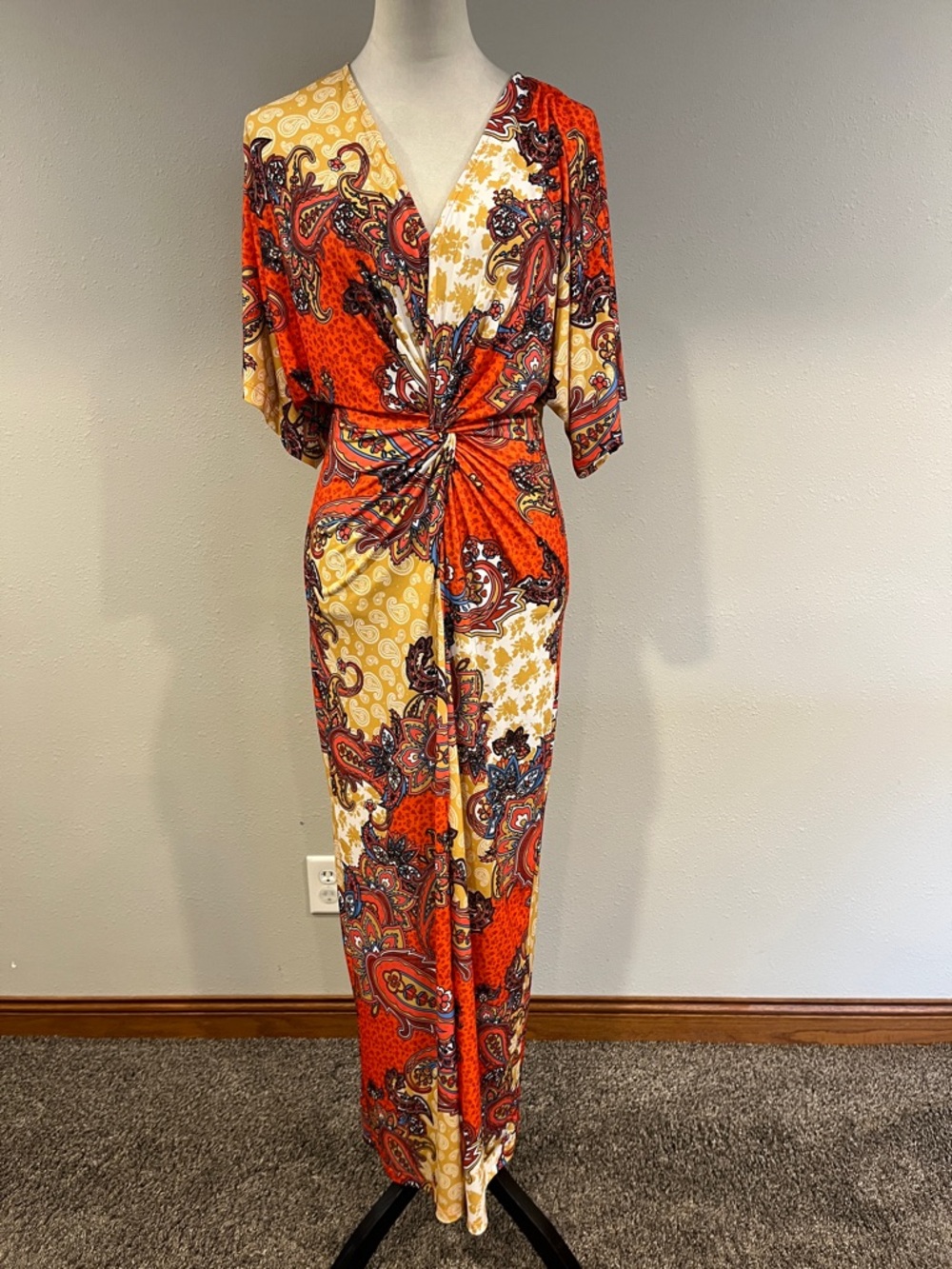 Venus Vibrant Paisley Twist-Front short sleeves Maxi Dress size extra small